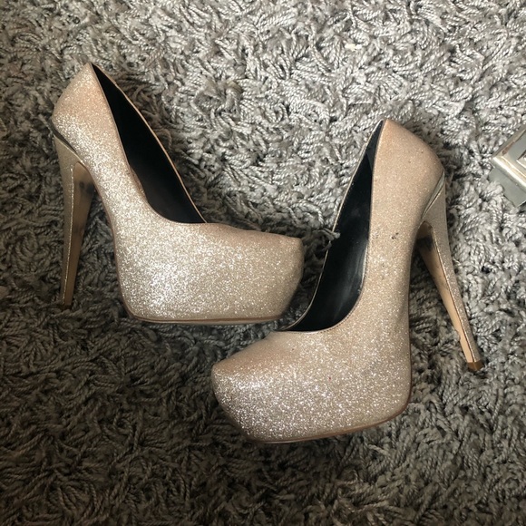 Gold platform heels - Picture 1 of 2